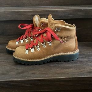 Danner Mountain Light Cascade boot